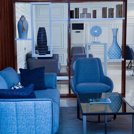 Summerset Continental Hotel Gana Mobushipe Екстер'єр фото
