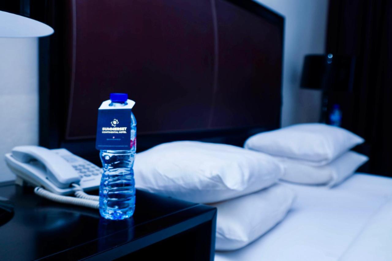Summerset Continental Hotel Gana Mobushipe Екстер'єр фото